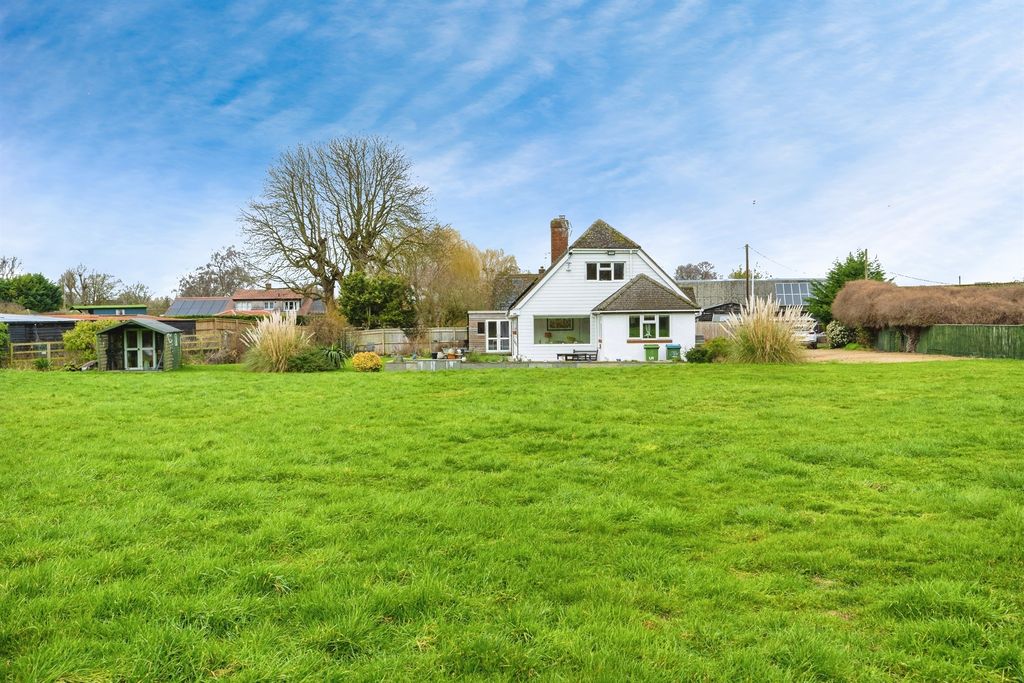Additional image 30 of 4 bed detached house for saleBrook End, Weston Turville, Aylesbury HP22