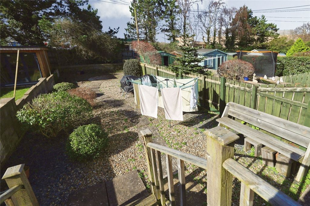 Additional image 8 of 3 bed flat for salePark Avenue, Bideford, Devon EX39