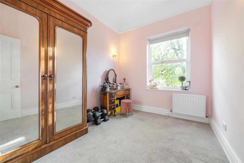 Additional image 13 of 3 bed flat for saleCopers Cope Road, Beckenham BR3