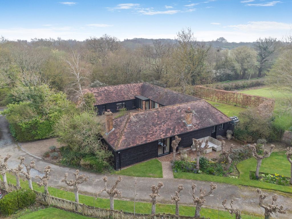 3 bed detached house for saleChurch Hill, Kingsnorth, Kent TN23