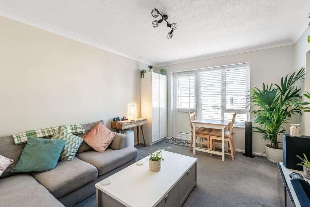Additional image 4 of 1 bed flat for saleChester Close, Dorking RH4