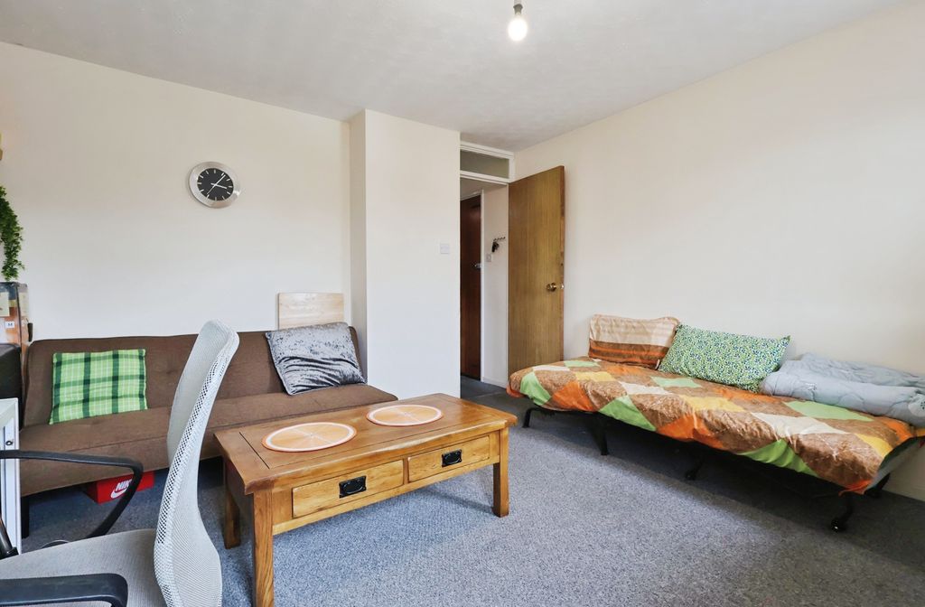 Additional image 13 of 1 bed flat for saleSanderling Close, Letchworth SG6