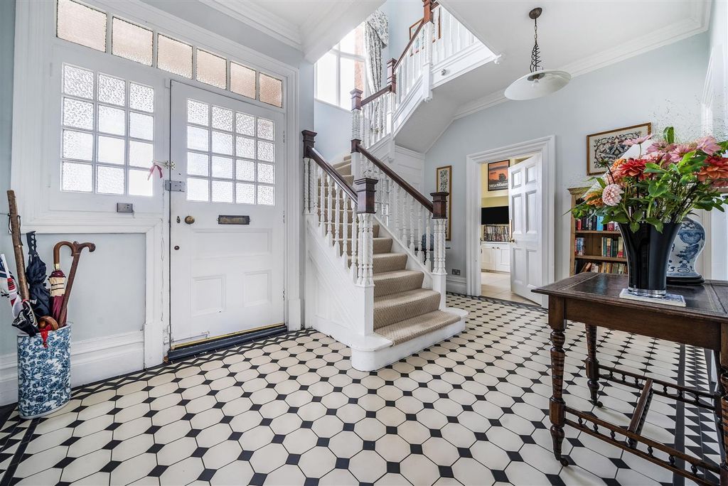 Additional image 13 of 6 bed detached house for salePemberley Avenue, Bedford MK40