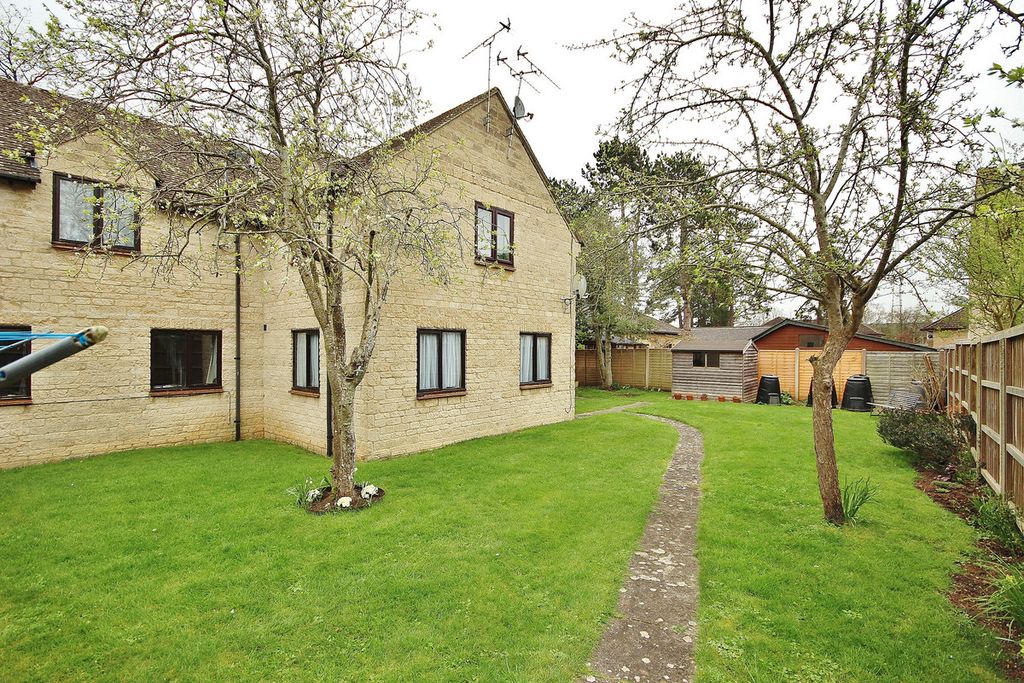 Additional image 4 of 1 bed flat for saleBurford Road, Carterton OX18