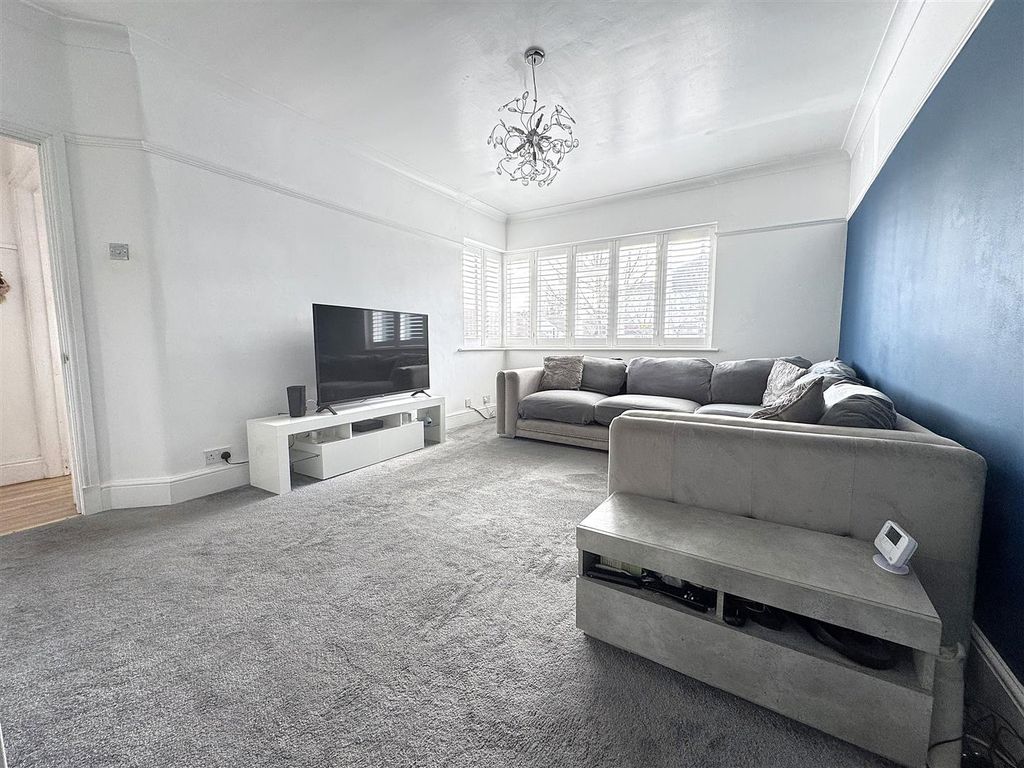 Additional image 3 of 4 bed semi-detached house for saleGlynde Road, Bexleyheath DA7