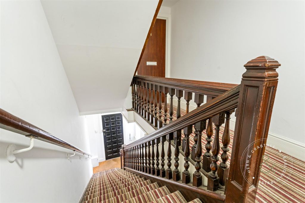Additional image 17 of 2 bed flat for saleYr Hen Dy, The Cathedral Green, Llandaff, Cardiff CF5