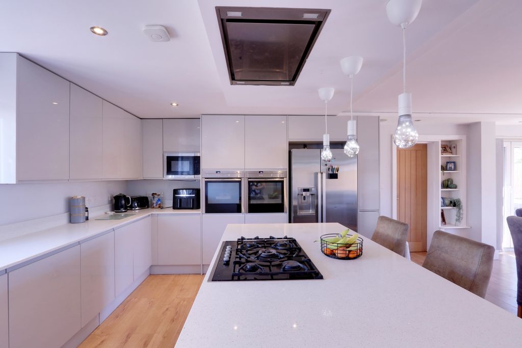 Additional image 2 of 5 bed detached house for sale6 Heathfield, Benfleet SS7
