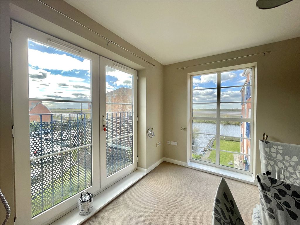 2 bed flat for saleOld Coach Road, Runcorn, Cheshire WA7 photo 3