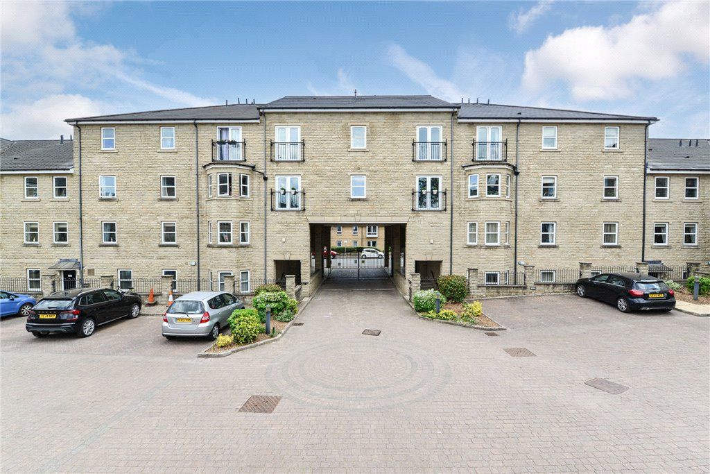 2 bed flat for saleSycamore Avenue, Bingley, West Yorkshire BD16