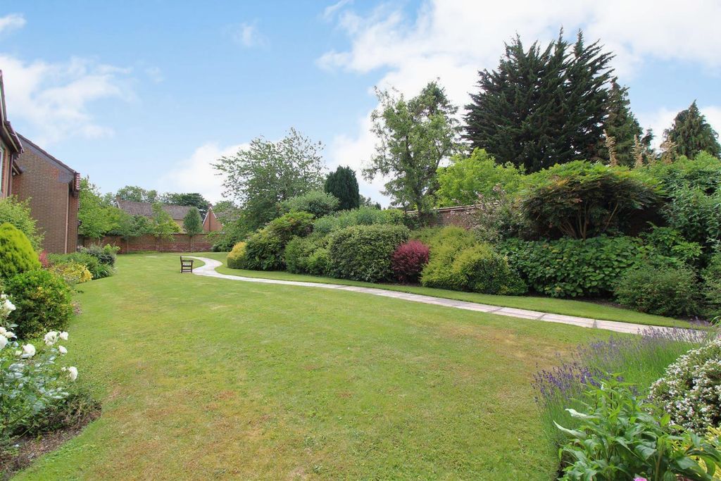 Additional image 12 of 2 bed flat for saleWest End, Swanland HU14