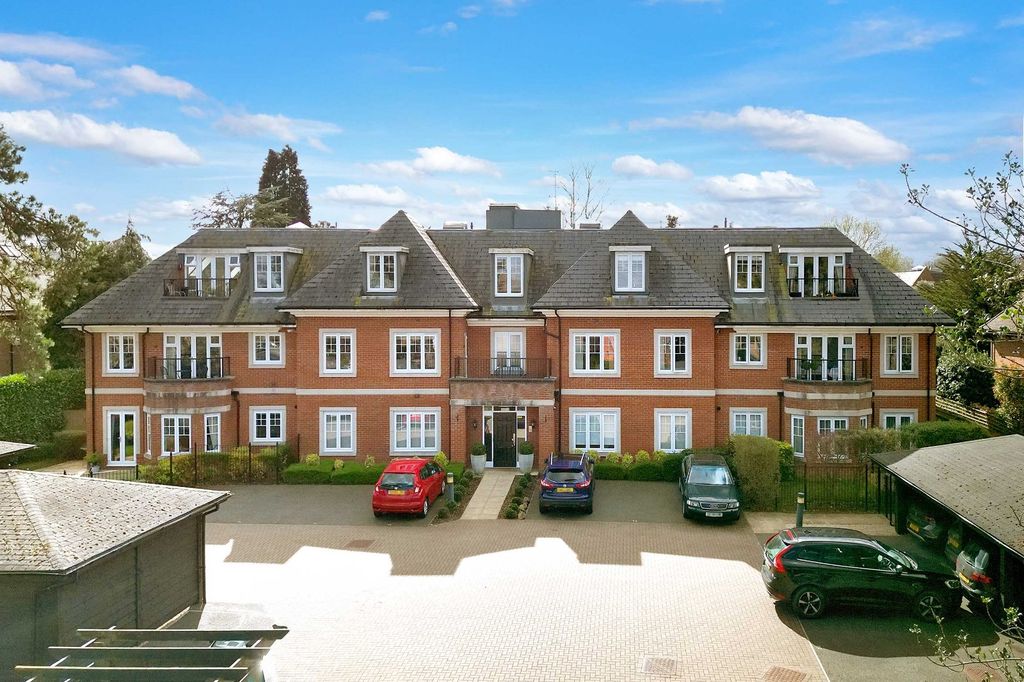 Additional image 11 of 2 bed flat for saleStation Road, Beaconsfield HP9