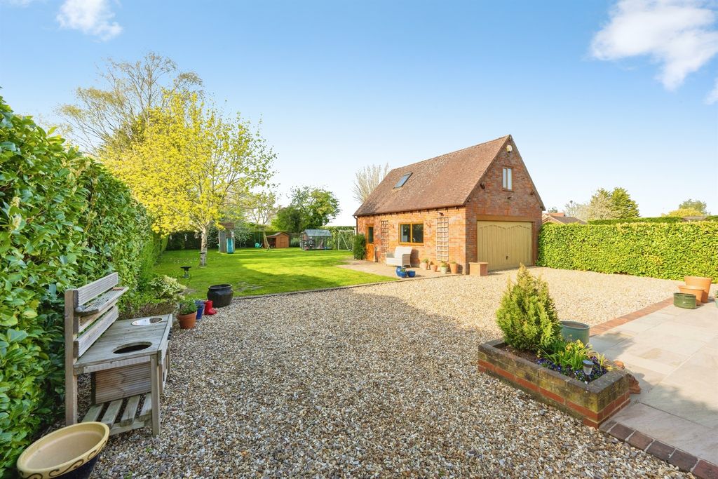 Additional image 28 of 4 bed detached house for saleMarroway, Weston Turville, Aylesbury HP22