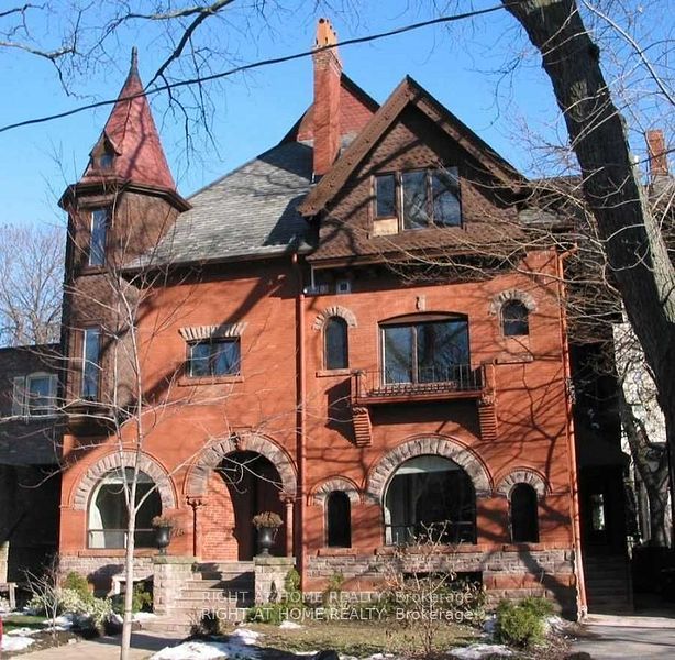 175 Madison Avenue, Toronto, ON, M5R 2S6