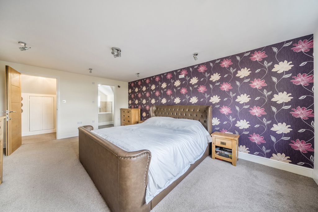 Additional image 15 of 8 bed detached house for saleFremantle Road, Belvedere DA17