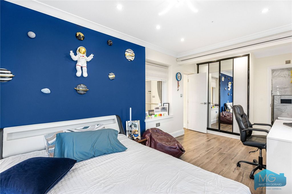Additional image 23 of 6 bed detached house for saleWylo Drive, Arkley, Barnet EN5