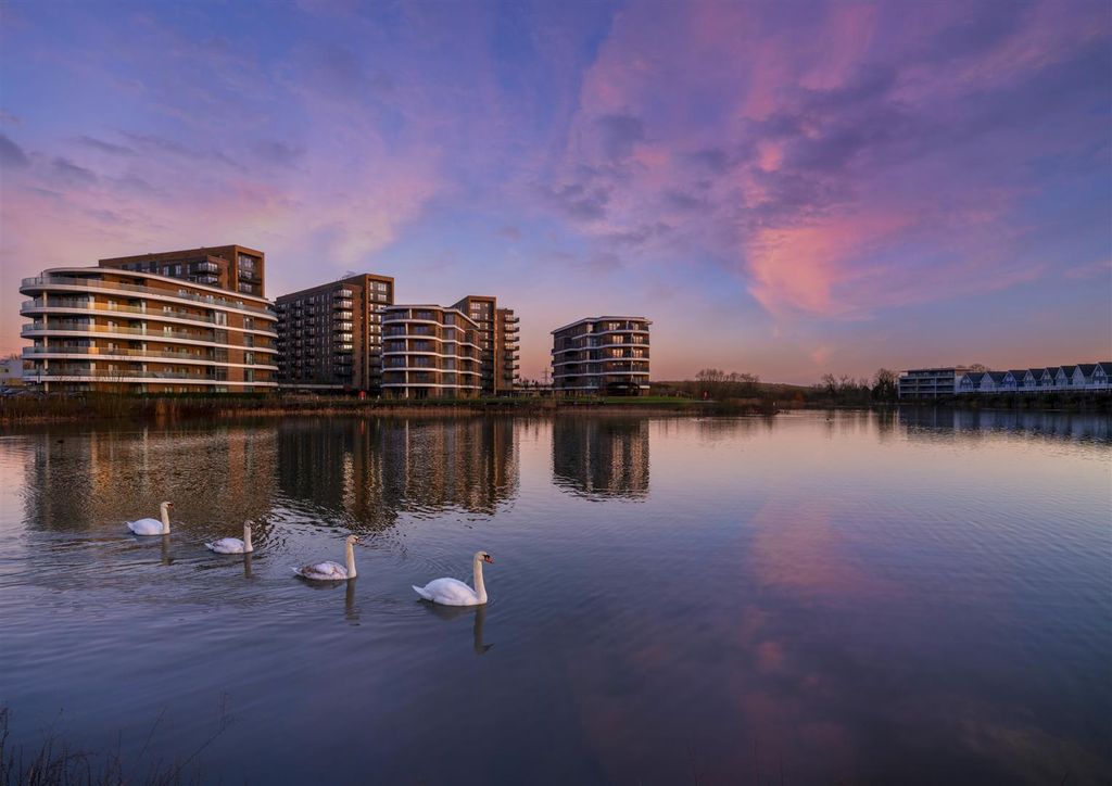 Additional image 12 of 2 bed flat for saleBankside Gardens, Flagstaff Road, Reading RG2