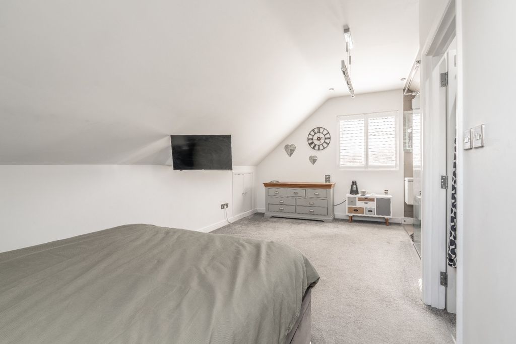 Additional image 26 of 5 bed detached house for saleGravel Hill Close, Bexleyheath, Kent DA6