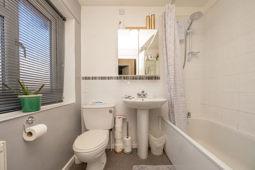 Additional image 29 of 4 bed semi-detached house for saleThrockmorton Road, Alcester B49