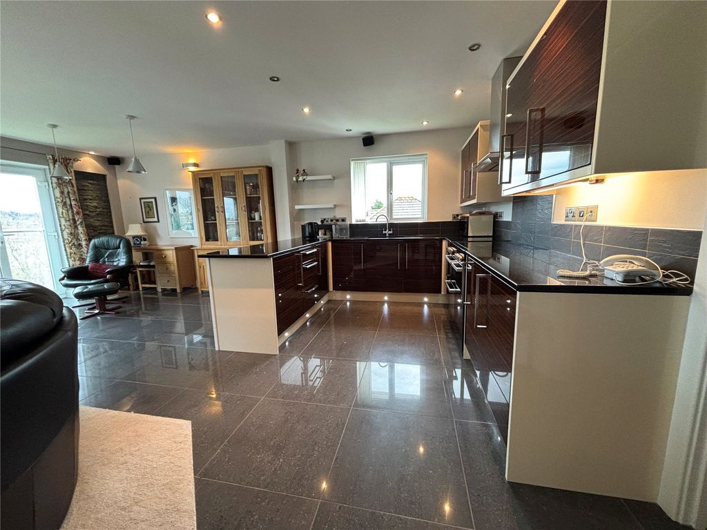 Additional image 4 of 2 bed flat for salePark Avenue, Sticklepath, Barnstaple, Devon EX31