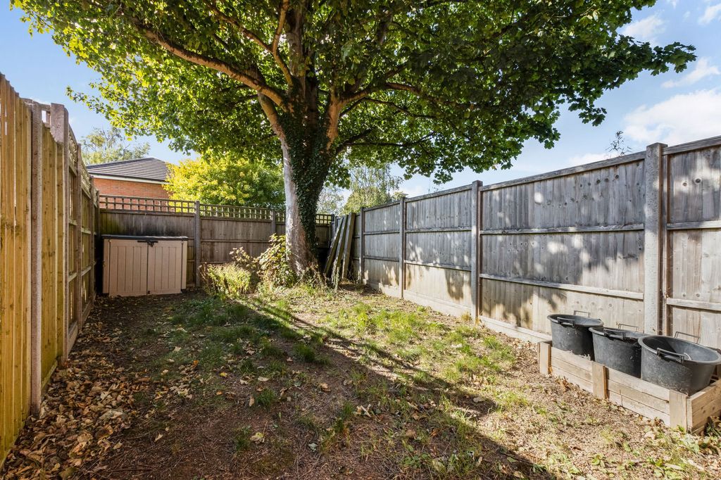 Additional image 12 of 2 bed maisonette for saleBroomfield Rise, Abbots Langley WD5