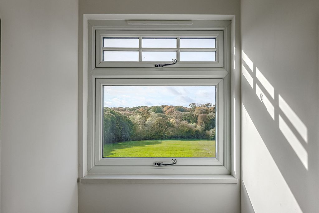 Additional image 37 of 5 bed detached house for saleNashlea Farm, Poors Lane North, Benfleet SS7