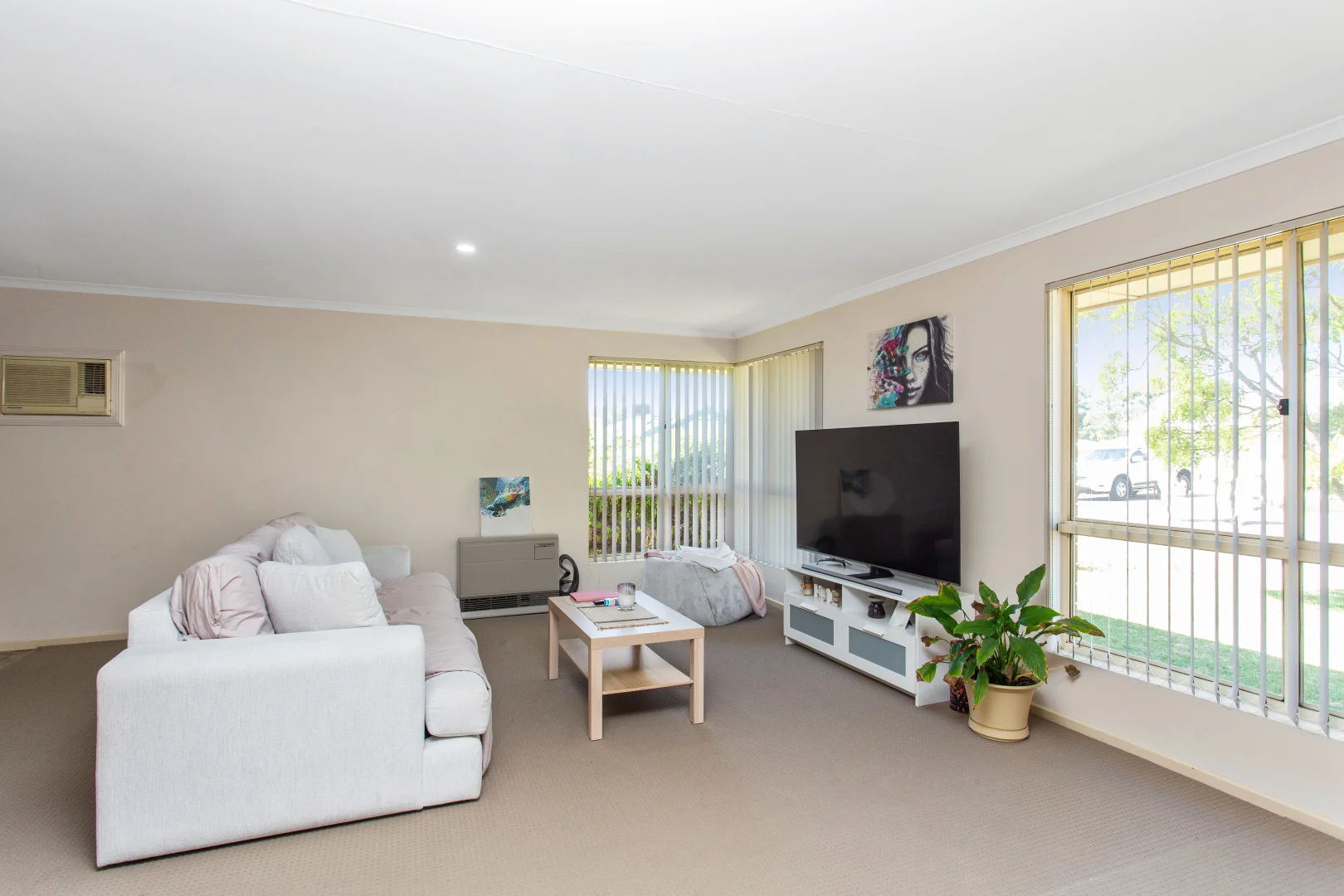 Additional image 3 of 12 Barossa Way, Woodcroft SA 5162