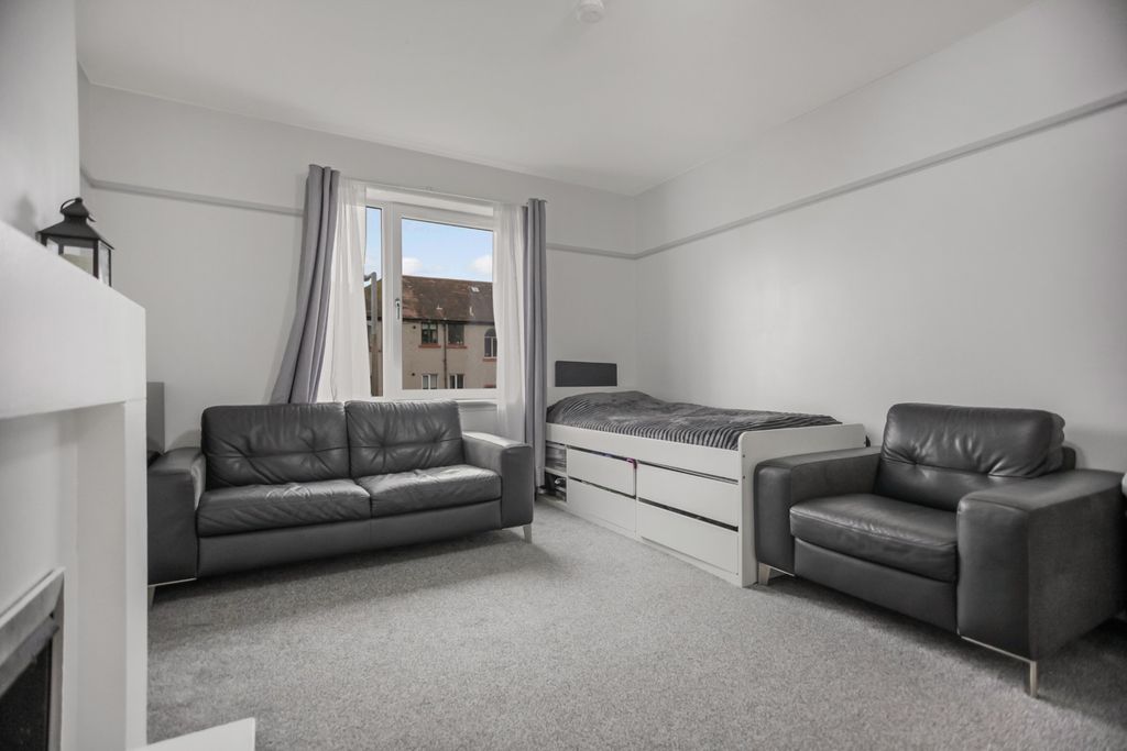 2 bed flat for saleSighthill Drive, Edinburgh, Sighthill EH11 photo 2