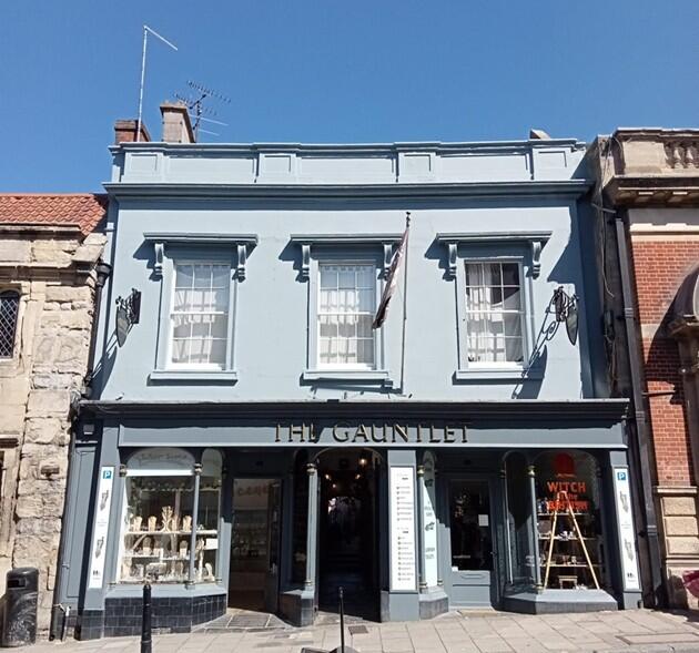 The Gauntlet, 11 High Street, Somerset, Glastonbury, BA6 9DP