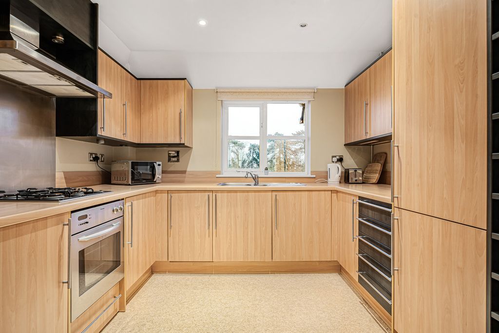 Additional image 5 of 2 bed flat for saleLady Place, Sutton Courtenay OX14