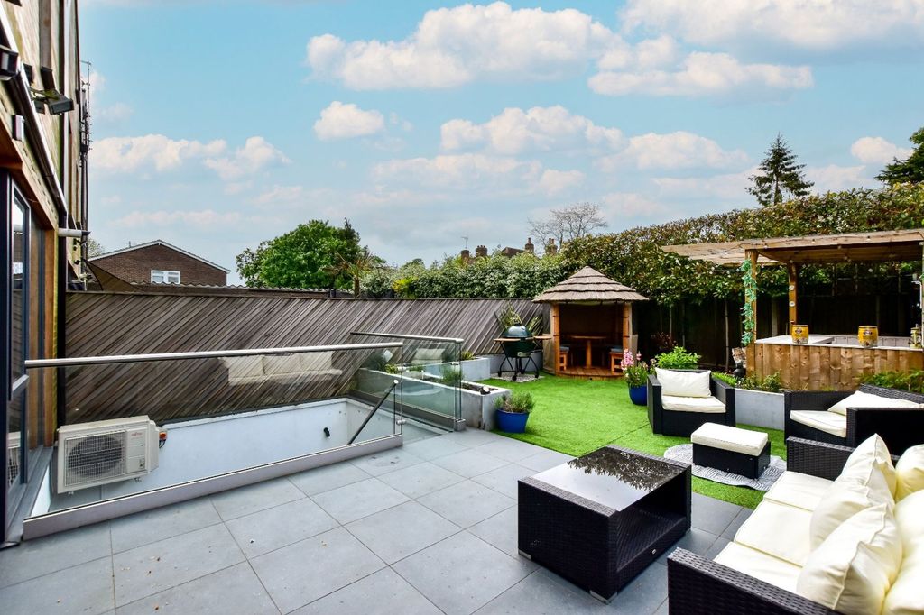 Additional image 30 of 4 bed detached house for saleAdrian Road, Abbots Langley WD5