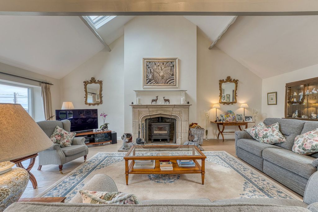 4 bed barn conversion for saleSouth Pool, Kingsbridge TQ7 photo 4