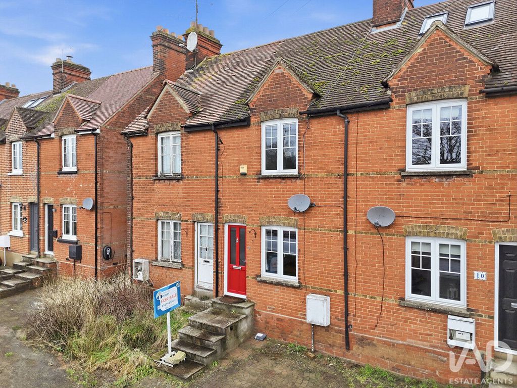 2 bed terraced house for saleSunnyside, Stansted CM24