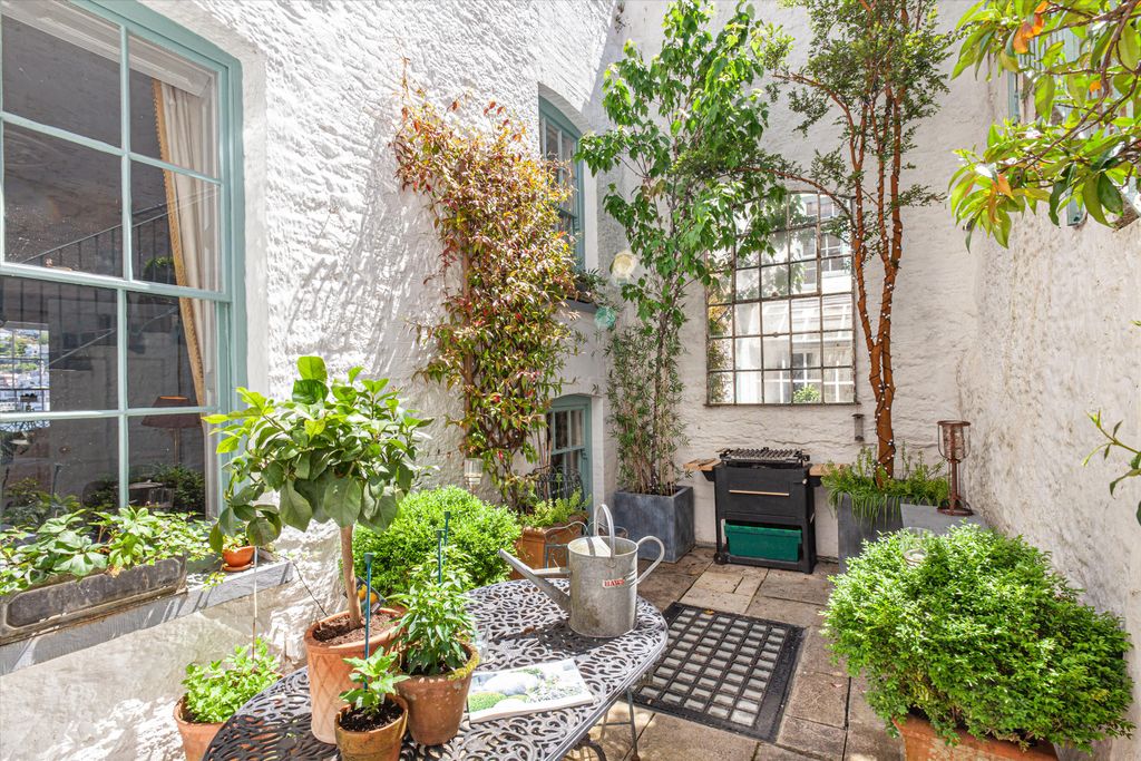 Additional image 19 of 6 bed property for saleBayards Cove, Dartmouth, Devon TQ6
