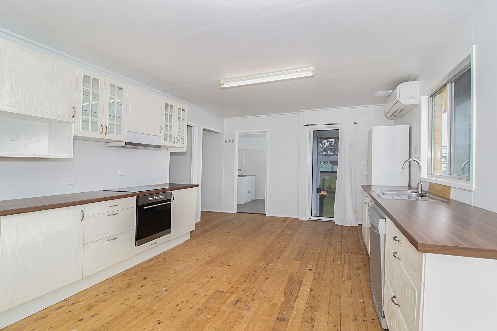 4 Lalor Street, Crows Nest QLD 4355 photo 4