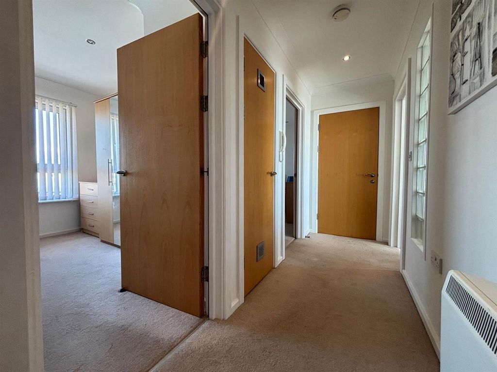 Additional image 2 of 2 bed flat for salePentre Doc Y Gogledd, Llanelli SA15