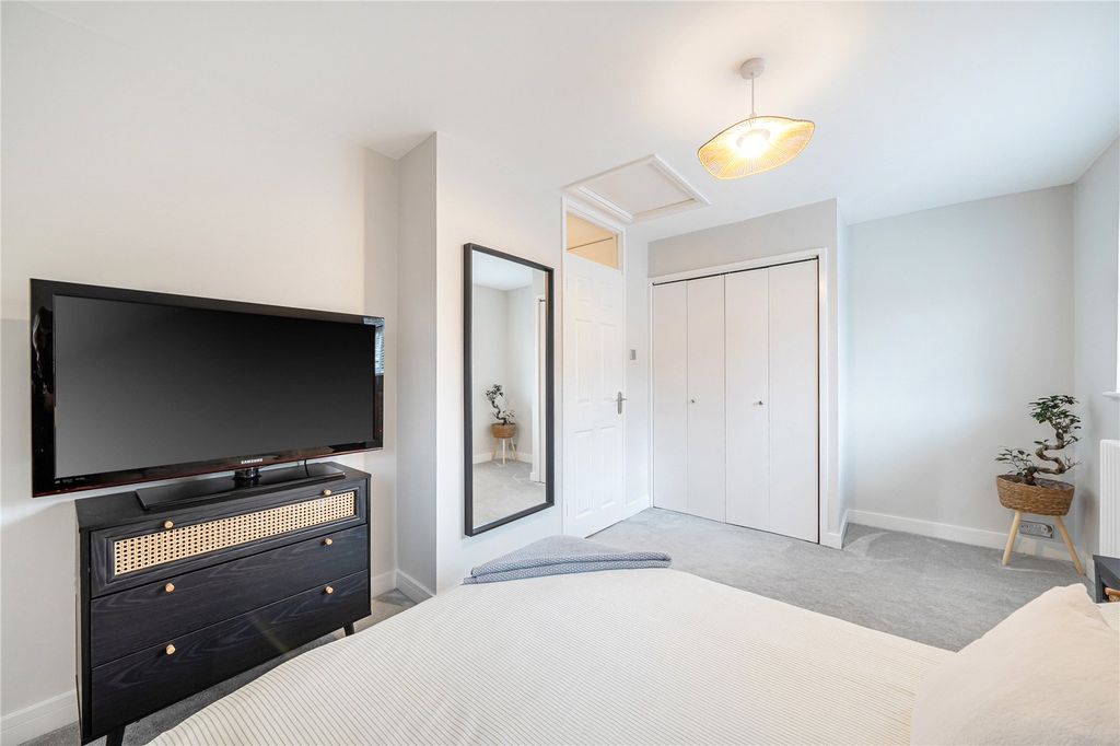 Additional image 14 of 1 bed detached house for saleHawkswell Walk, Woking, Surrey GU21