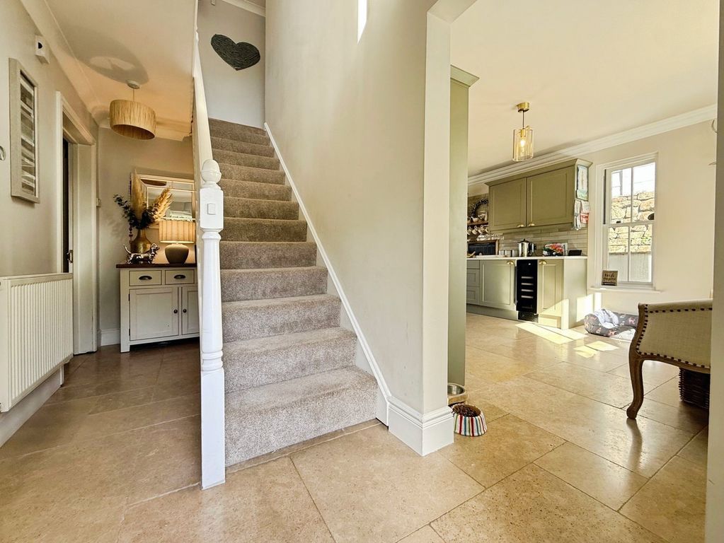 4 bed detached house for saleStation Road, Abergavenny NP7 photo 3