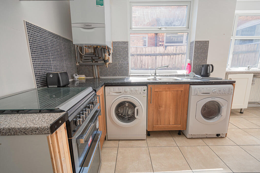Yardley Wood Road, Moseley , Birmingham photo 5