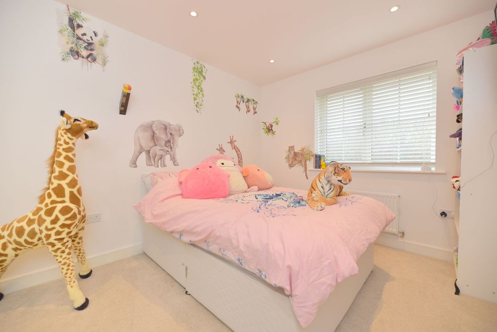 Additional image 15 of 5 bed detached house for saleBellflower Gardens, Biggleswade SG18