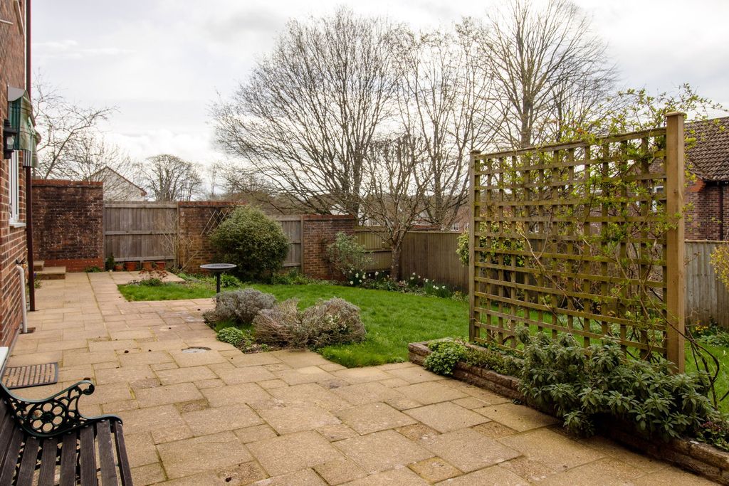 Additional image 11 of 4 bed detached house for saleOrchard Close, Alresford SO24