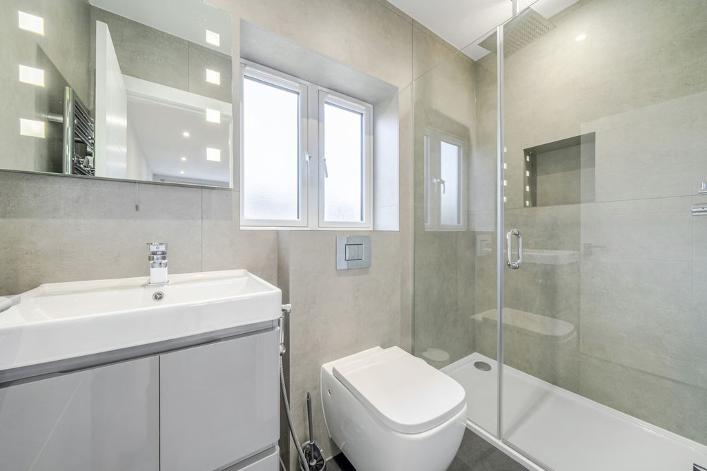 Additional image 6 of 5 bed semi-detached house for saleBrasted Close, Bexleyheath DA6