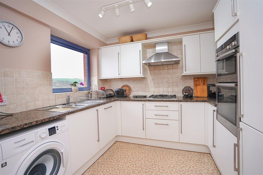 Additional image 7 of 2 bed flat for saleNew Road, Bideford EX39