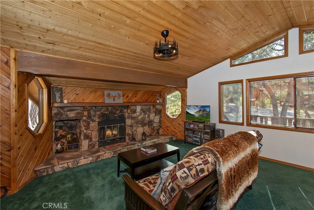 Additional image 10 of 843 Victoria Ln, Sugarloaf, CA 92386