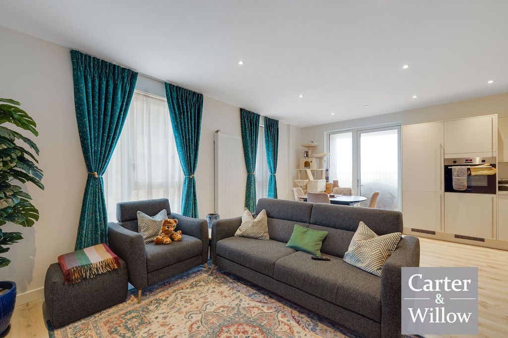 Additional image 5 of 3 bed flat for saleO'leary Mansions, Kings Hill, Barking IG11