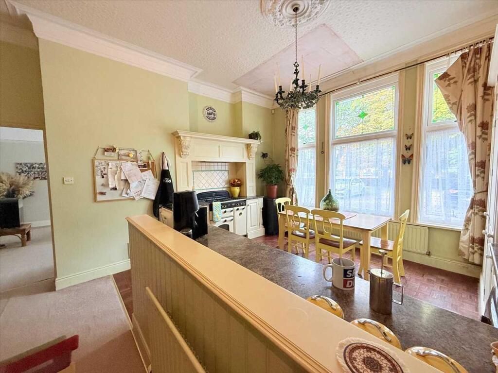 Additional image 5 of 2 bed flat for saleFlat 6, 51 Bargate, Grimsby DN34