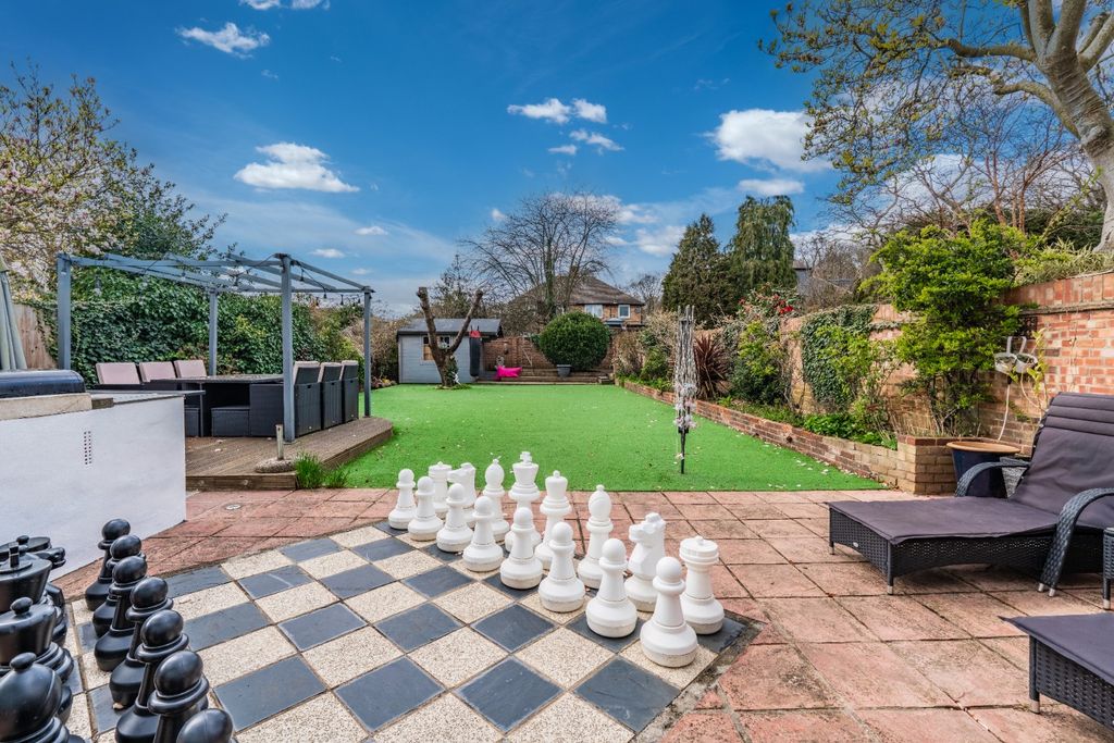 Additional image 30 of 5 bed detached house for saleGravel Hill Close, Bexleyheath, Kent DA6