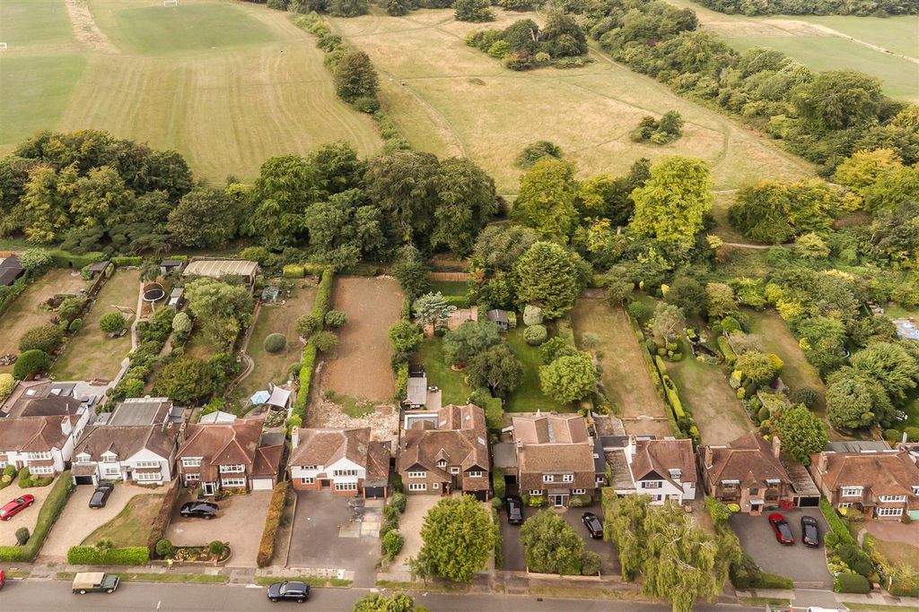 Additional image 26 of 5 bed detached house for saleBeacon Way, Banstead SM7