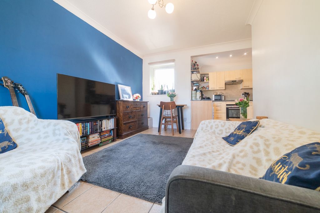 Additional image 6 of 2 bed flat for saleStacey Court, Roath CF24