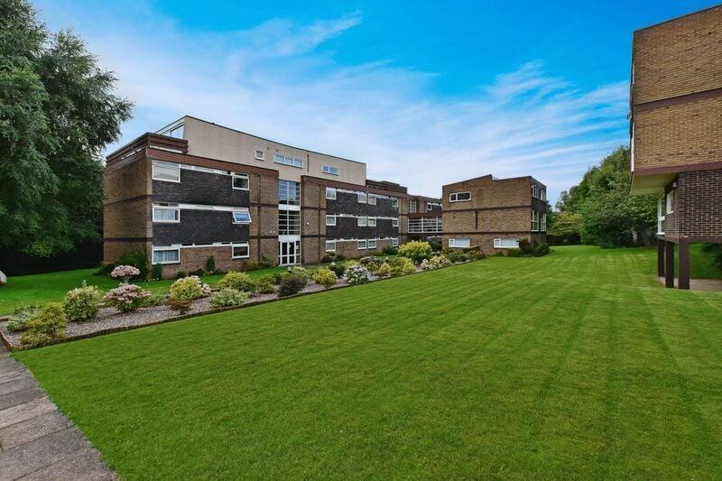 Wolverhampton Road - 999 Yr Leasehold Apt, Oldbury, B68