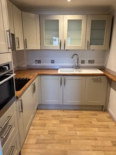 Additional image 2 of 2 bed flat for saleBreakspear Court, The Cresent, Abbots Langley WD5